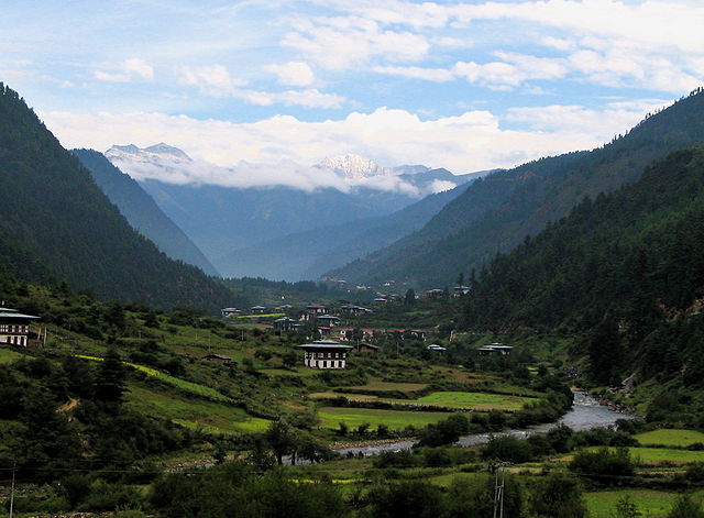 Zuri Dzong Valley